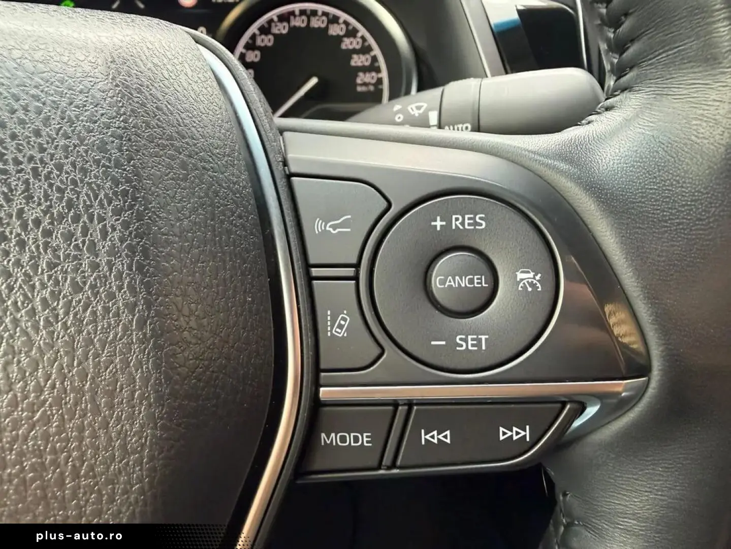 Toyota Camry Dynamic 2.5 Hybrid 218 Cp