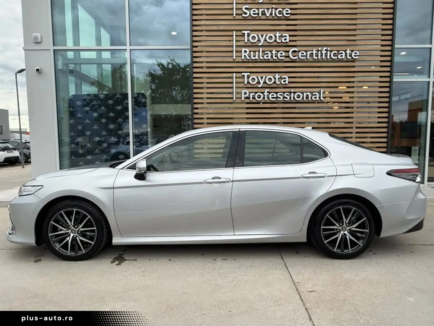 Toyota Camry Dynamic 2.5 Hybrid 218 Cp