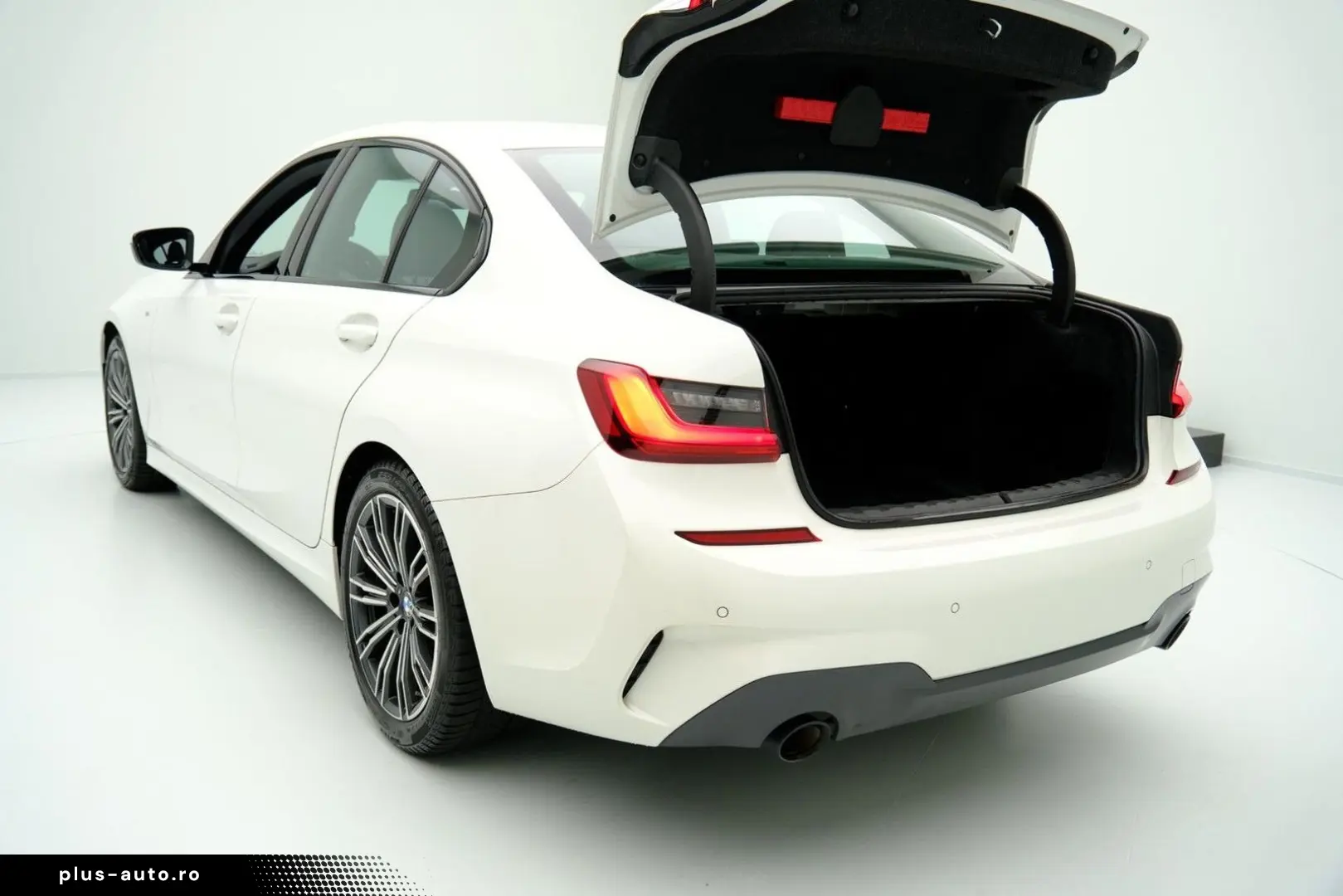 BMW 318i M Sport sedan Trapa