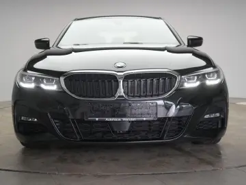 BMW 320 i M Sport CarPlay ACC Virtual Ambiente