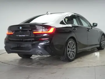 BMW 320 i M Sport CarPlay ACC Virtual Ambiente