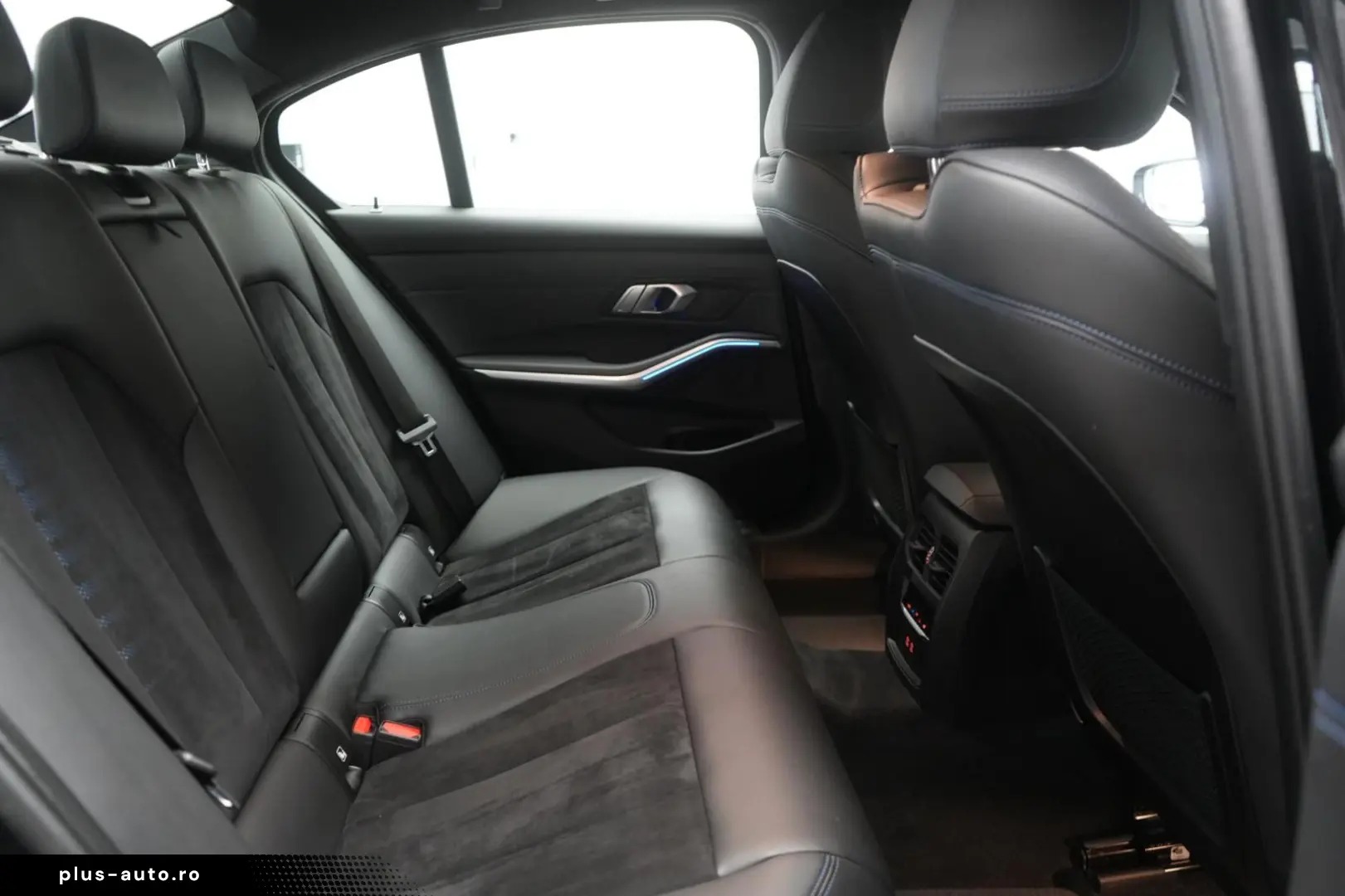 BMW 320 i M Sport CarPlay ACC Virtual Ambiente