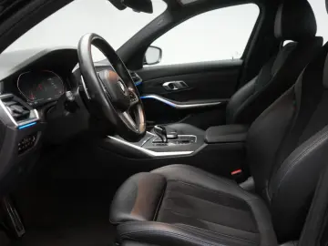 BMW 320 i M Sport CarPlay ACC Virtual Ambiente