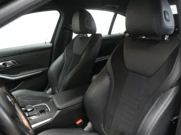 BMW 320 i M Sport CarPlay ACC Virtual Ambiente
