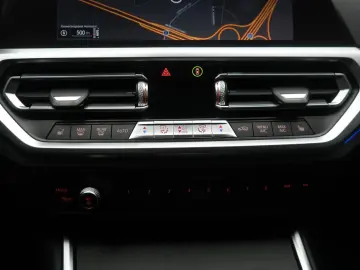 BMW 320 i M Sport CarPlay ACC Virtual Ambiente