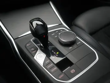 BMW 320 i M Sport CarPlay ACC Virtual Ambiente