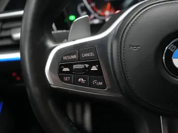 BMW 320 i M Sport CarPlay ACC Virtual Ambiente