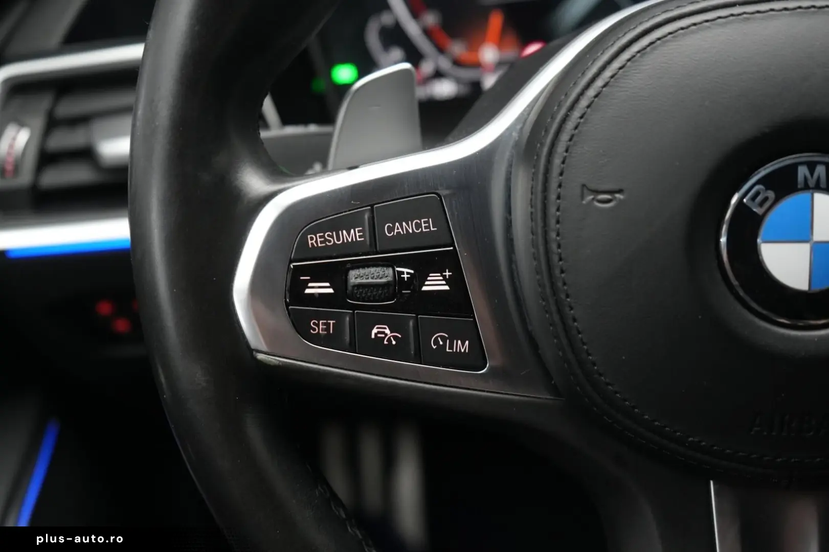 BMW 320 i M Sport CarPlay ACC Virtual Ambiente