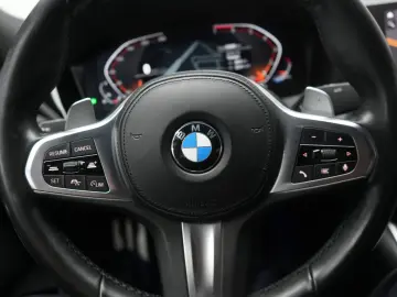 BMW 320 i M Sport CarPlay ACC Virtual Ambiente