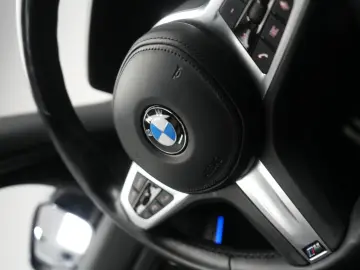 BMW 320 i M Sport CarPlay ACC Virtual Ambiente