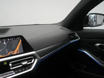 BMW 320 i M Sport CarPlay ACC Virtual Ambiente