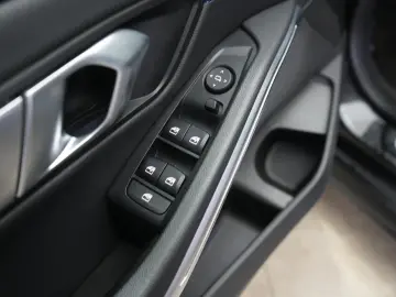 BMW 320 i M Sport CarPlay ACC Virtual Ambiente