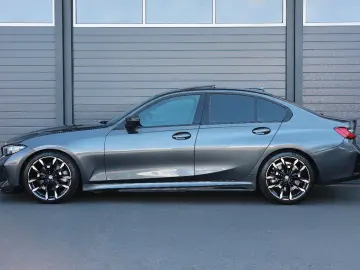 BMW 330i xDrive M