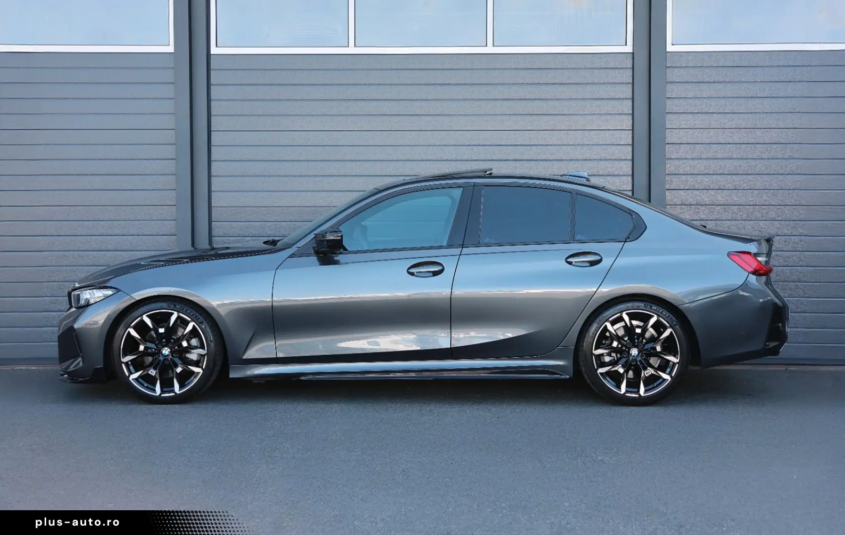 BMW 330i xDrive M