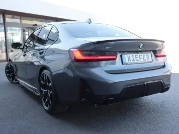 BMW 330i xDrive M