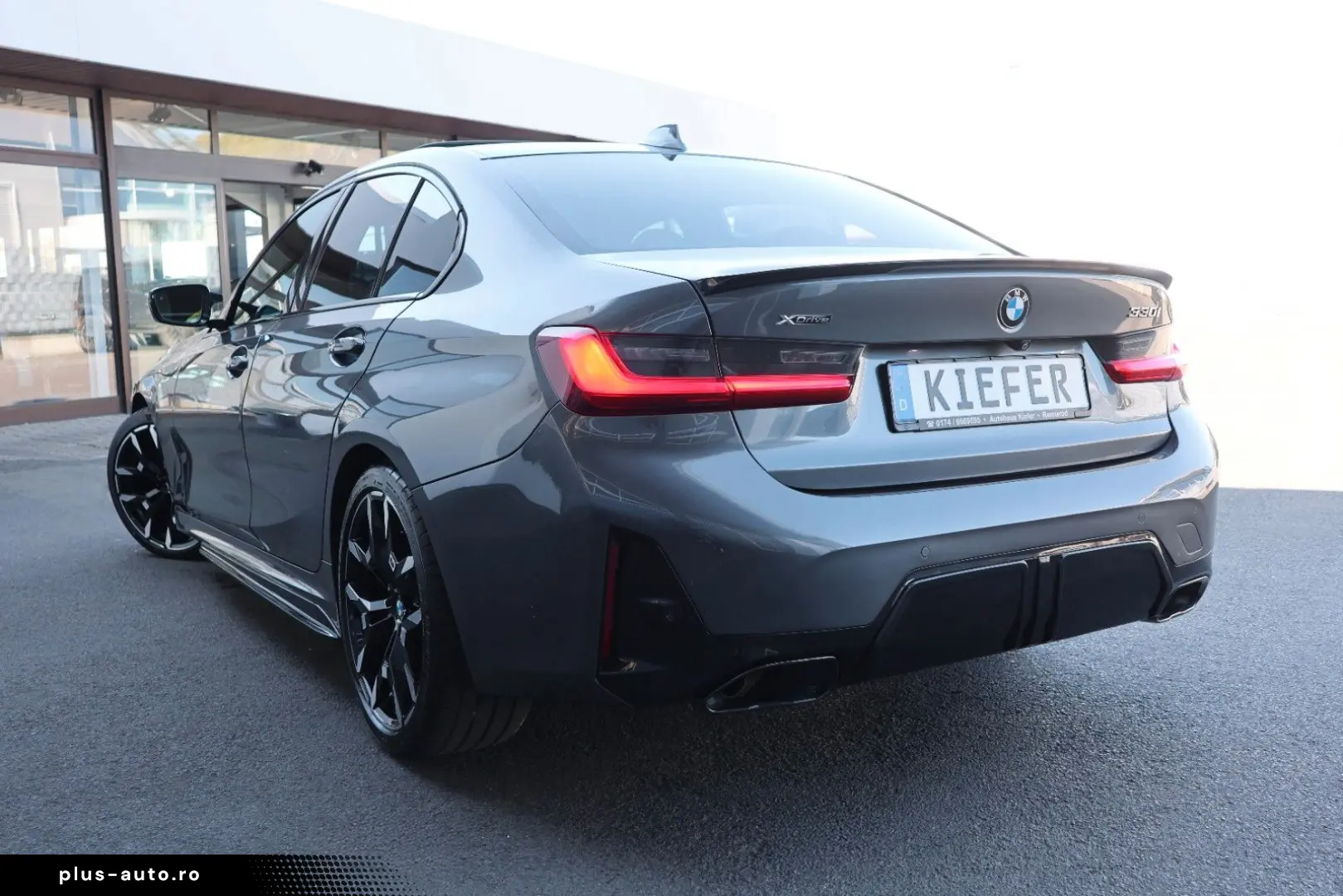 BMW 330i xDrive M