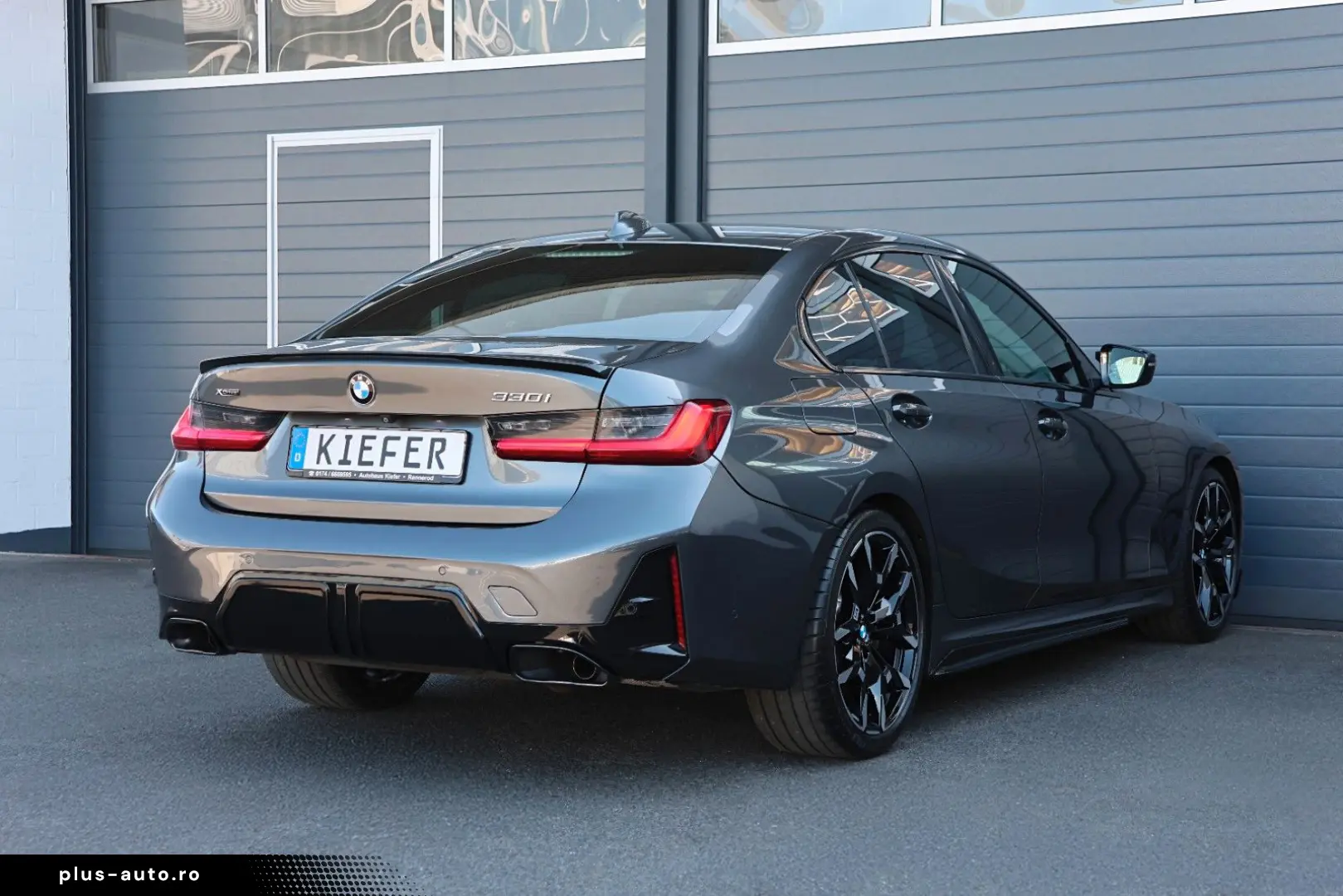 BMW 330i xDrive M
