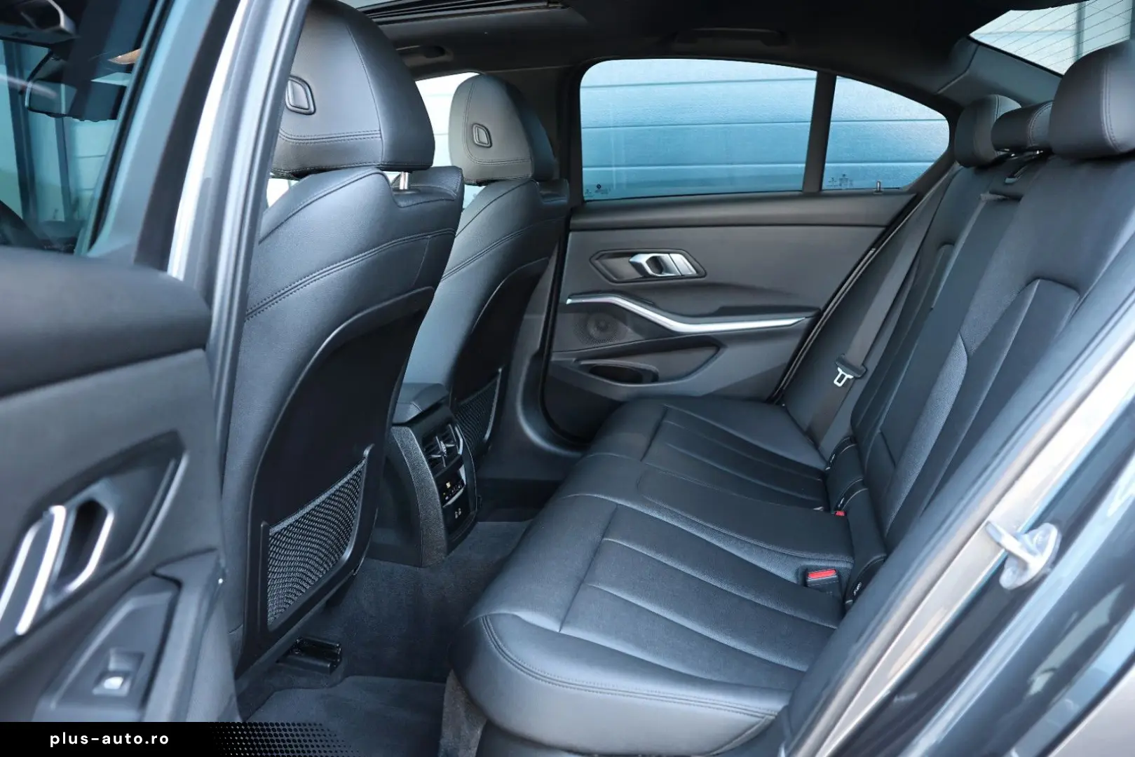 BMW 330i xDrive M