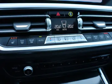 BMW 330i xDrive M