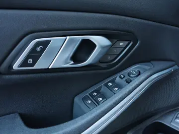 BMW 330i xDrive M