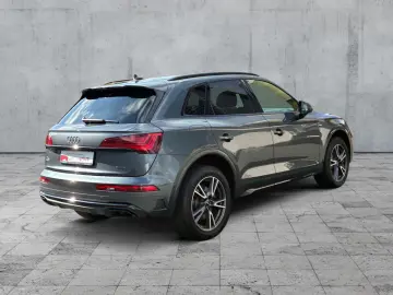 AUDI Q5 40 TDI QU S-TR 2xS-LINE LED NAVI RFK GRA 19