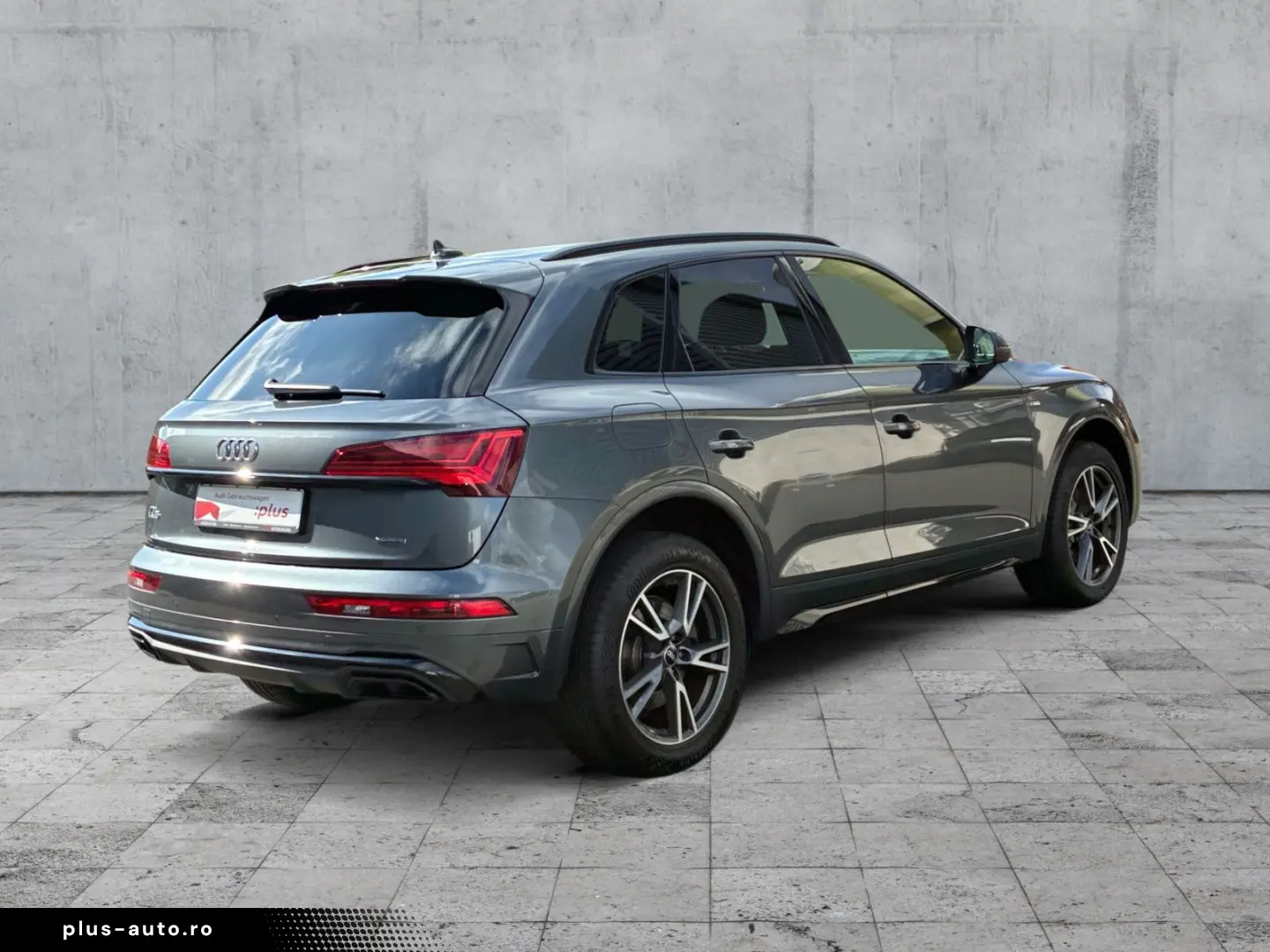 AUDI Q5 40 TDI QU S-TR 2xS-LINE LED NAVI RFK GRA 19
