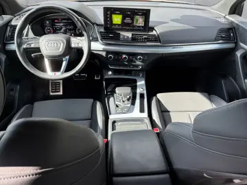 AUDI Q5 40 TDI QU S-TR 2xS-LINE LED NAVI RFK GRA 19