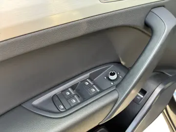AUDI Q5 40 TDI QU S-TR 2xS-LINE LED NAVI RFK GRA 19