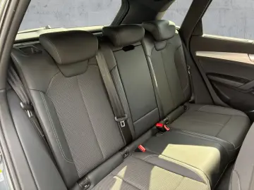 AUDI Q5 40 TDI QU S-TR 2xS-LINE LED NAVI RFK GRA 19
