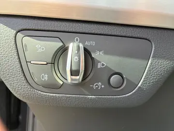 AUDI Q5 40 TDI QU S-TR 2xS-LINE LED NAVI RFK GRA 19