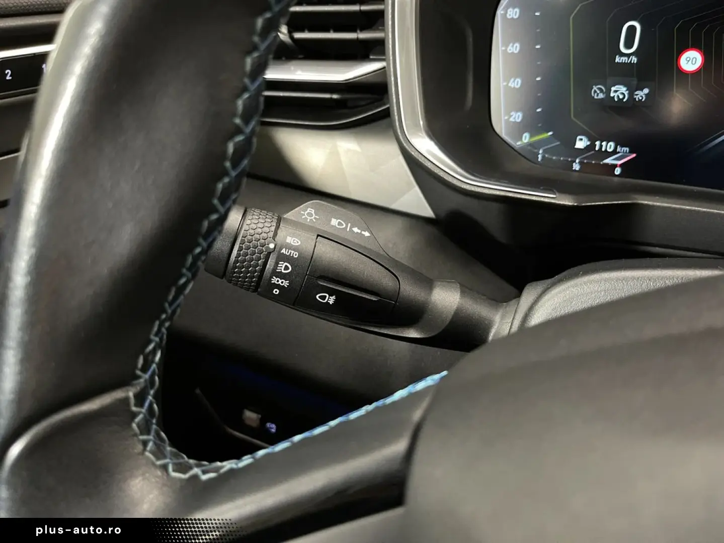 Lynk-Co 01