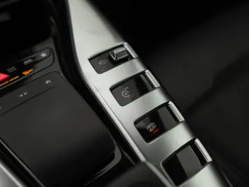 MERCEDES-BENZ AMG GT 43 Aero Night Burmester 21