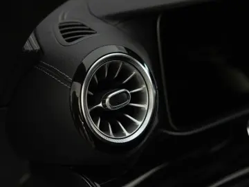 MERCEDES-BENZ AMG GT 43 Aero Night Burmester 21
