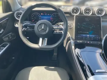 MERCEDES-BENZ GLC 300 d 4M AMG Pano AHK HA-Lenkg. DI…
