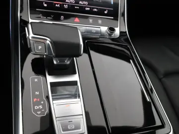 AUDI Q7 55 TFSI tiptronic quattro S line   MMI NAVI