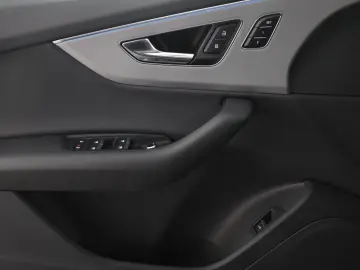 AUDI Q7 55 TFSI tiptronic quattro S line   MMI NAVI