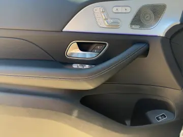 MERCEDES-BENZ GLE 350 de AMG PANO DISTR KEYGO 360 AH…