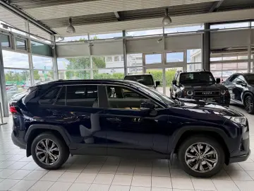 TOYOTA RAV 4 AUTOM.-4x4-LEDER-MOD. 2024