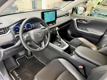 TOYOTA RAV 4 AUTOM.-4x4-LEDER-MOD. 2024