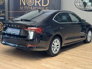 Skoda Octavia Limousine 2.0 TDI DSG MATRIX LEDER VIRT