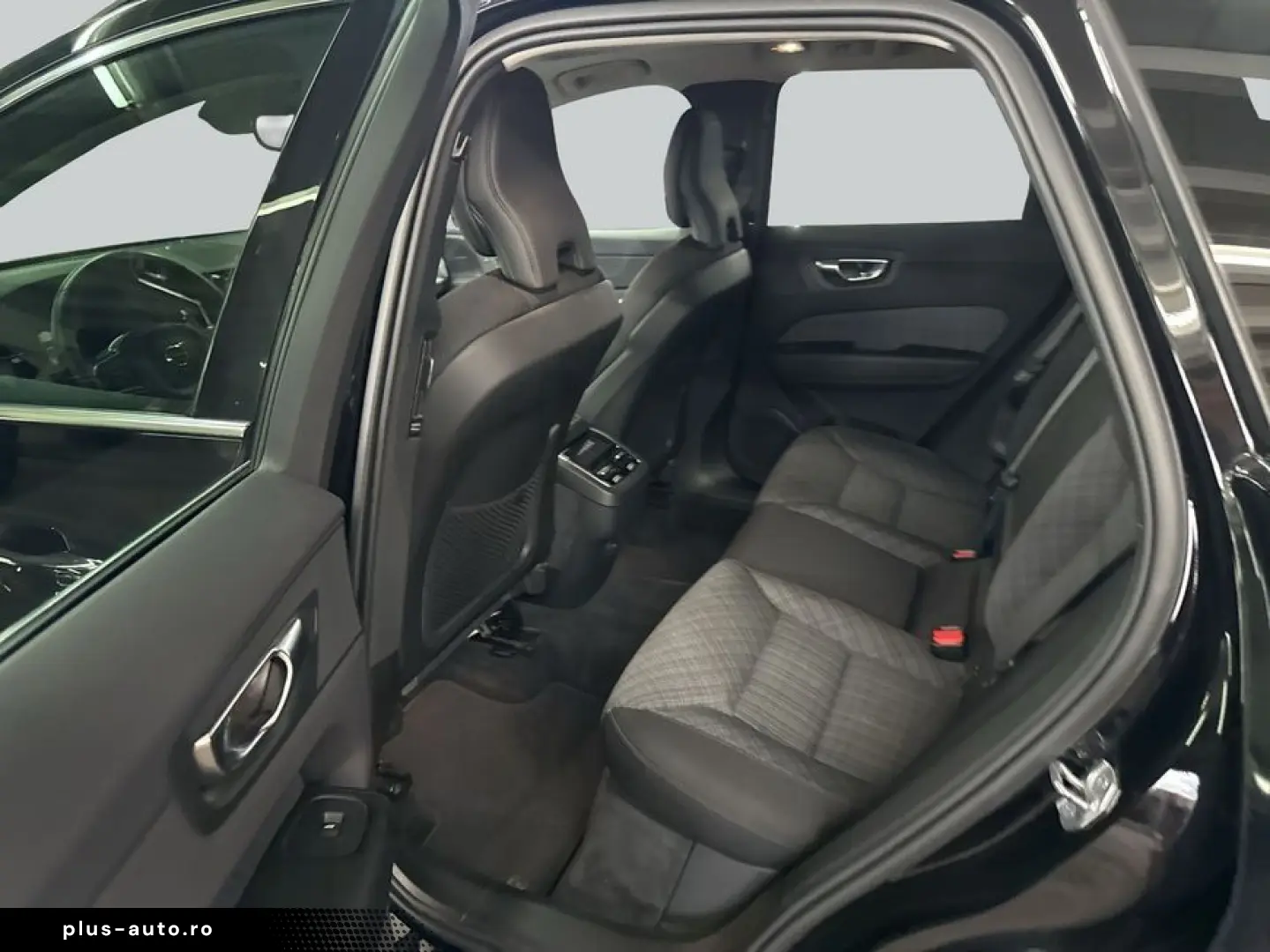 VOLVO XC60 B4 B Geartronic Momentum Pro