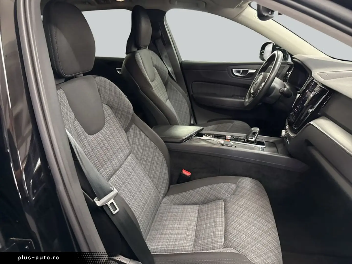 VOLVO XC60 B4 B Geartronic Momentum Pro