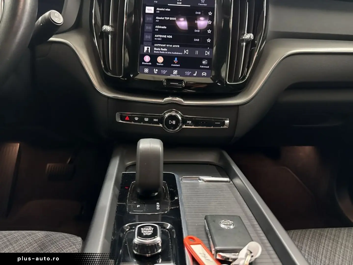 VOLVO XC60 B4 B Geartronic Momentum Pro