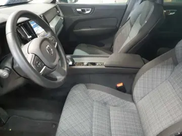 VOLVO XC60 B4 B Geartronic Momentum Pro HUD