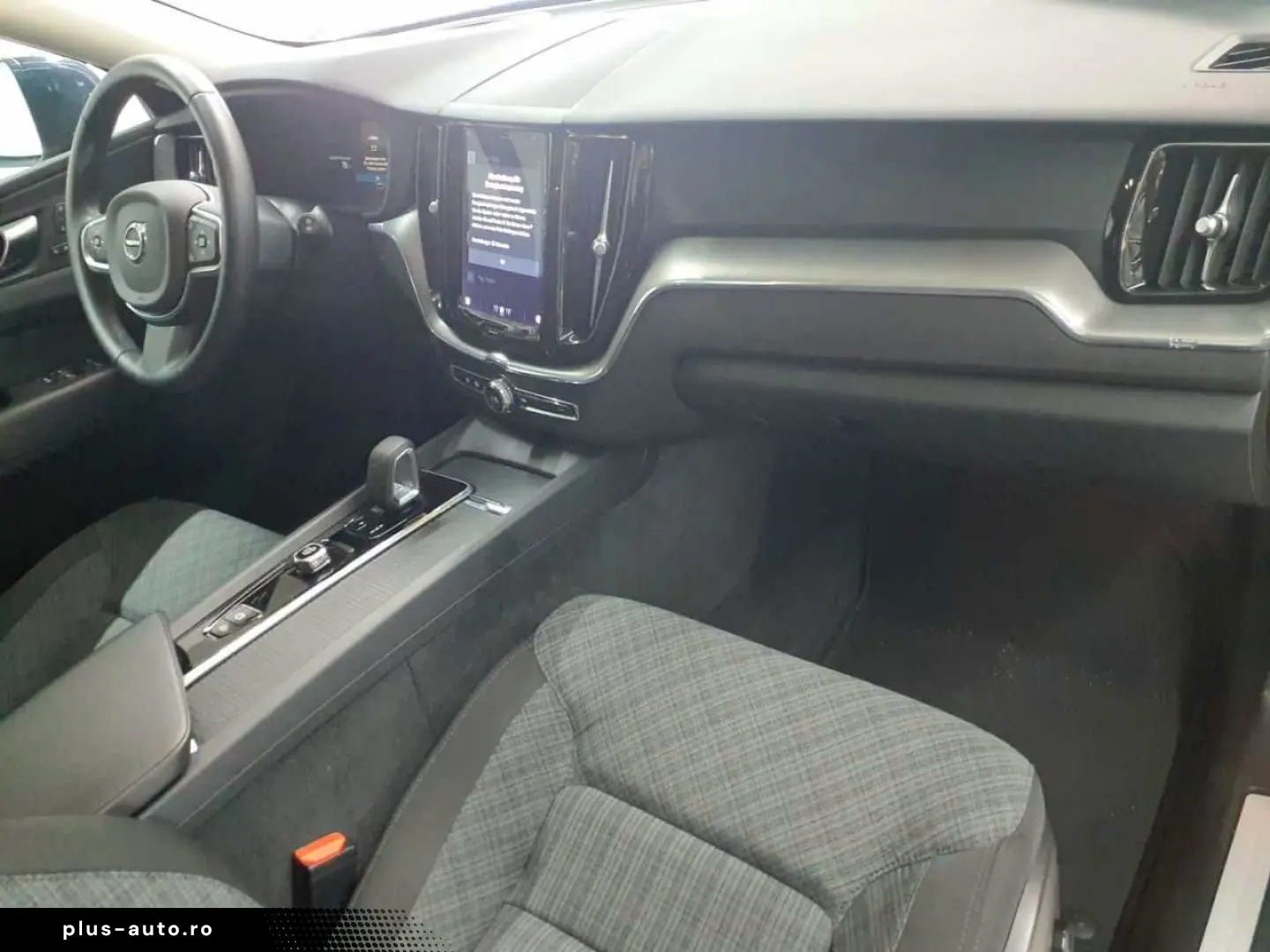 VOLVO XC60 B4 B Geartronic Momentum Pro HUD