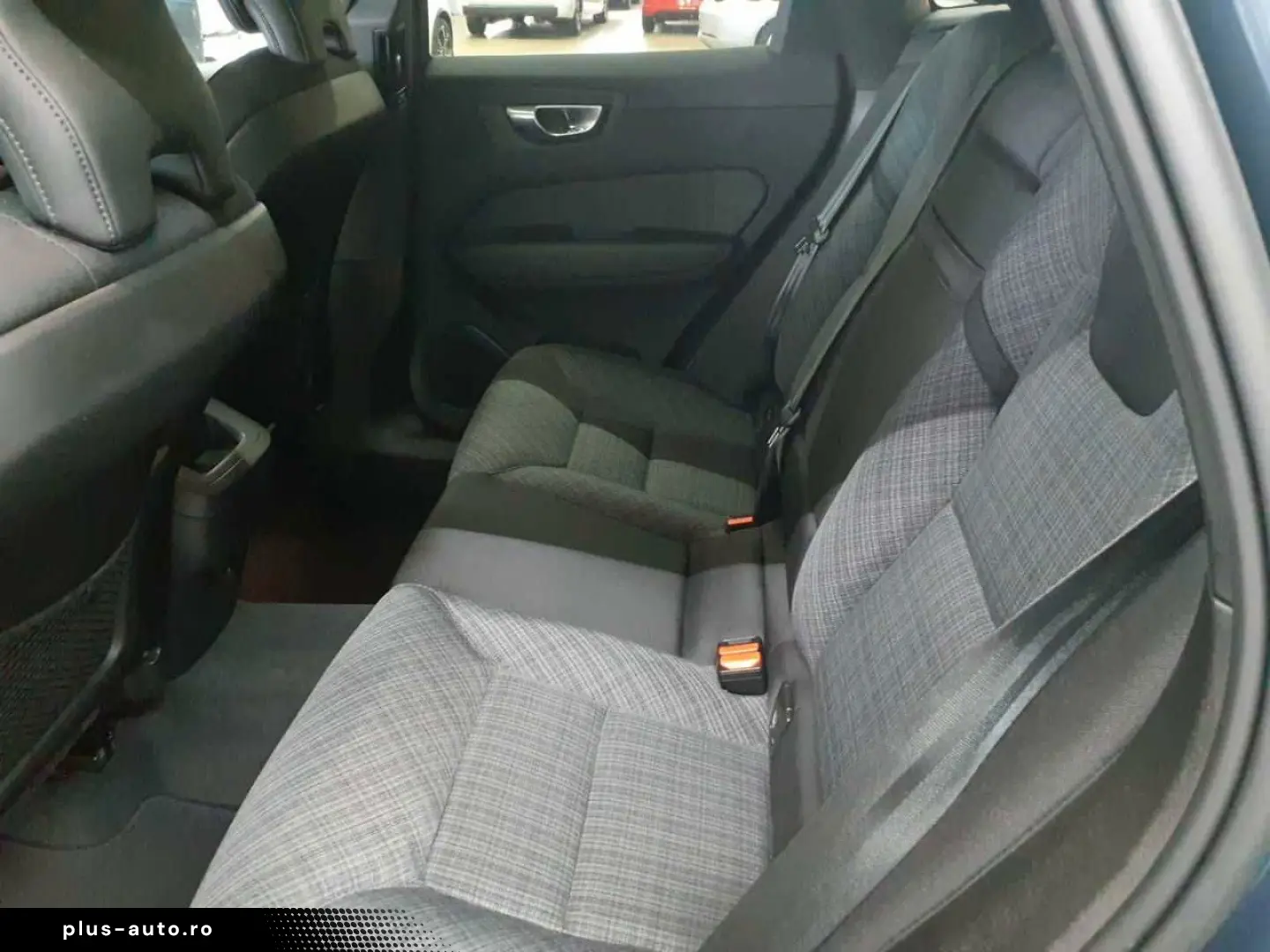 VOLVO XC60 B4 B Geartronic Momentum Pro HUD
