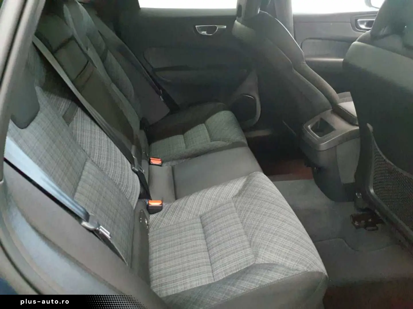 VOLVO XC60 B4 B Geartronic Momentum Pro HUD