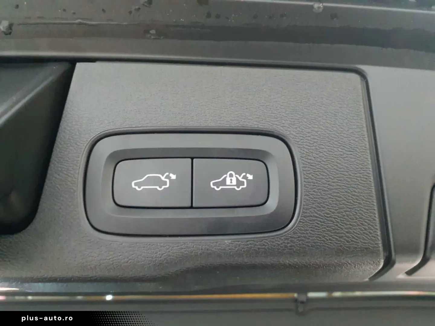VOLVO XC60 B4 B Geartronic Momentum Pro HUD