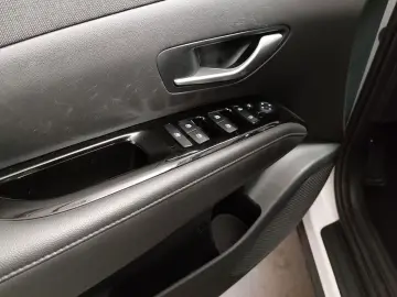 HYUNDAI Tucson 1.6 T-GDI PHEV 4WD Navi Kamera LED ACC