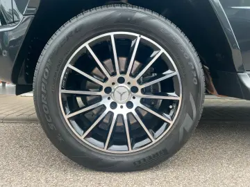 MERCEDES-BENZ G 500 AMG